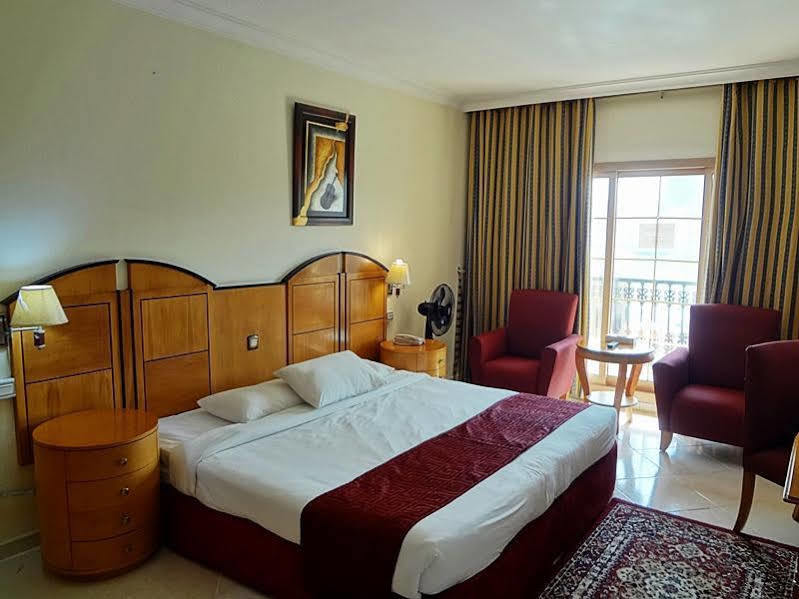 Dolphin Hotel Apartments Dubai Esterno foto